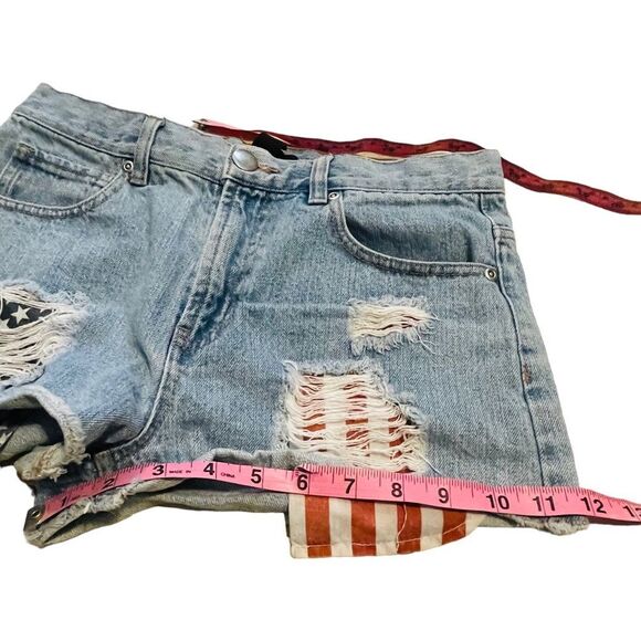 Forever 21 Stars and Stripes American Flag Denim Cutoff Shorts - Size 27 - Picture 12 of 13